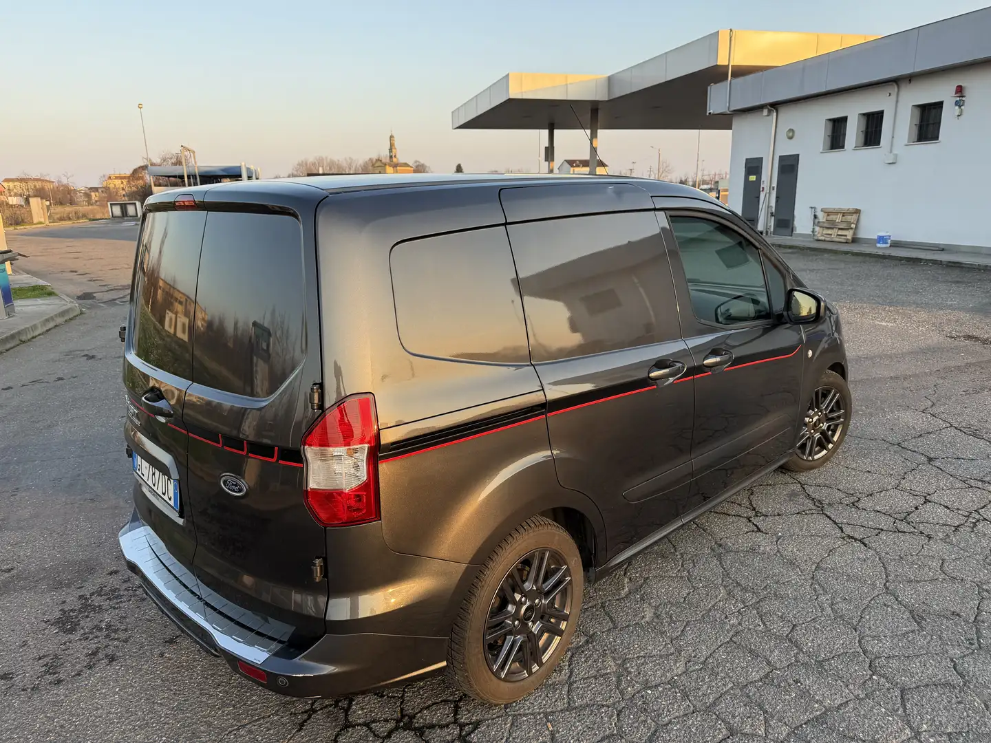 Ford Transit Courier Custom - 2