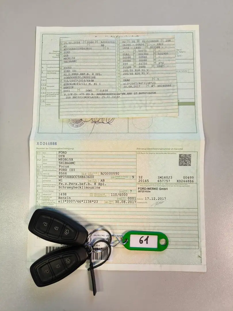 Ford Focus Titanium Automatik 1.5i Motor läuft unrund Argent - 2