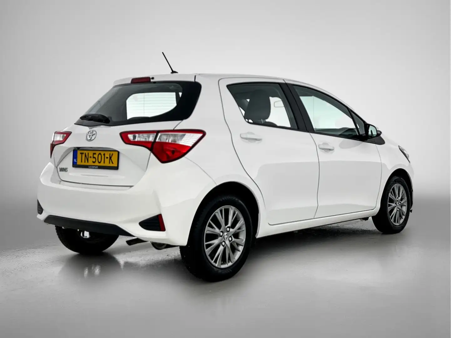 Toyota Yaris 1.0 VVT-i Energy | lage km stand| Navi | bluetooth Wit - 2