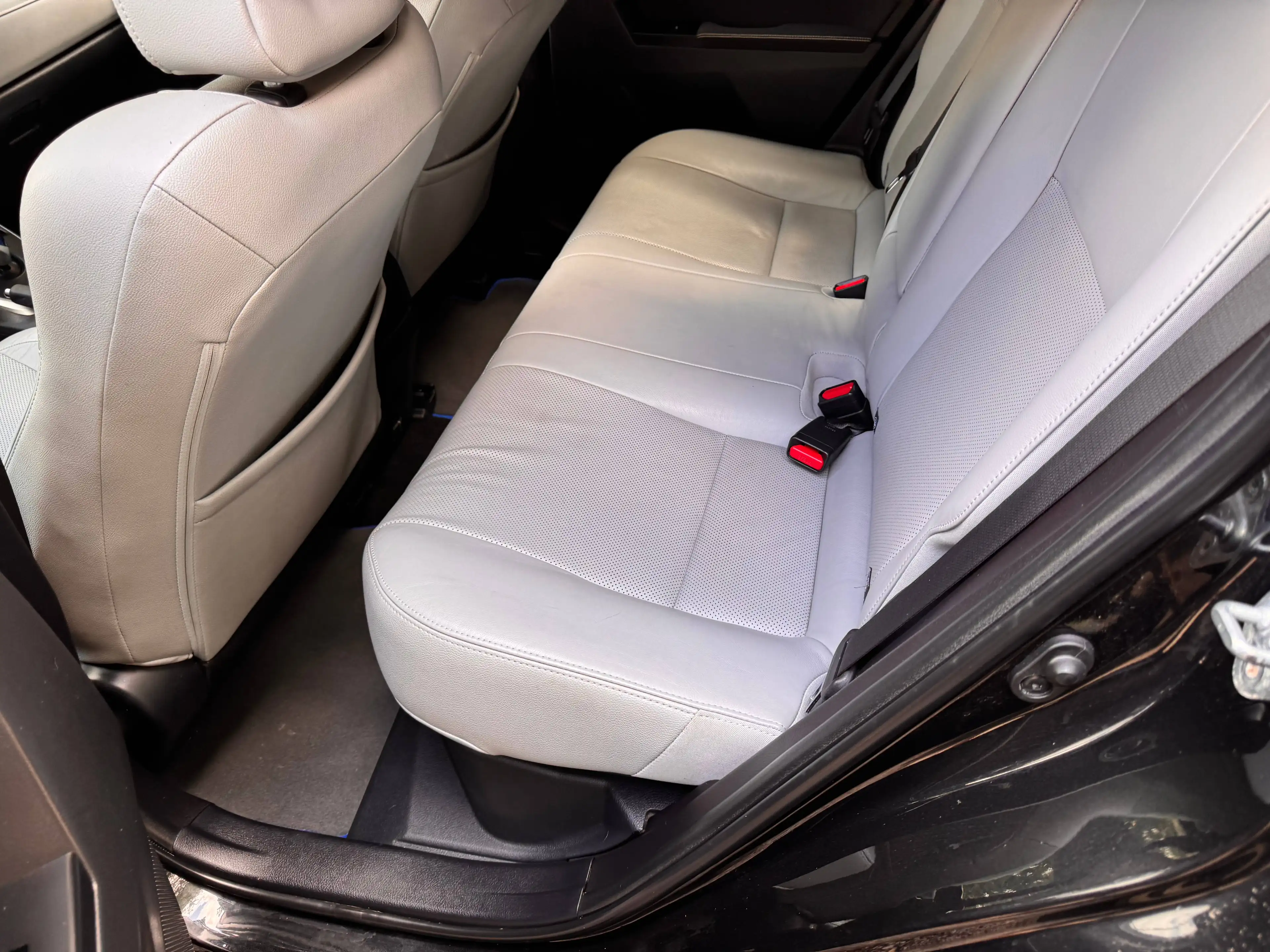 Toyota Auris Hybrid Executive LEDER PANO — photo 10