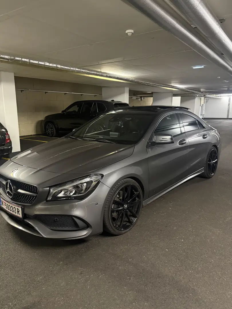 Mercedes-Benz CLA 220 AMG Line d Aut. Grau - 1