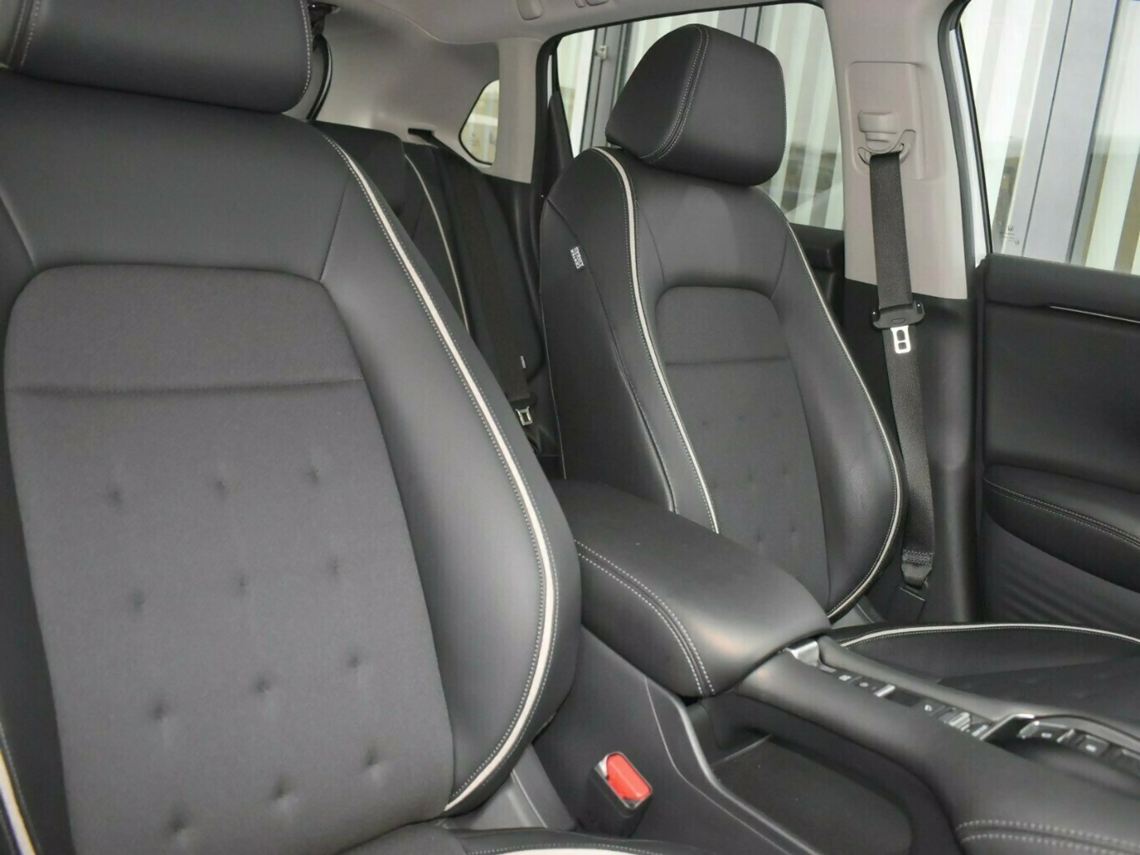 Honda ZR-V e:HEV Sport — photo 4