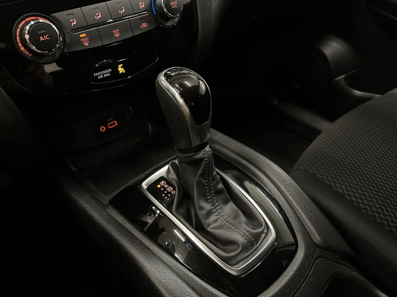 Nissan Qashqai снимка Nissan Qashqai