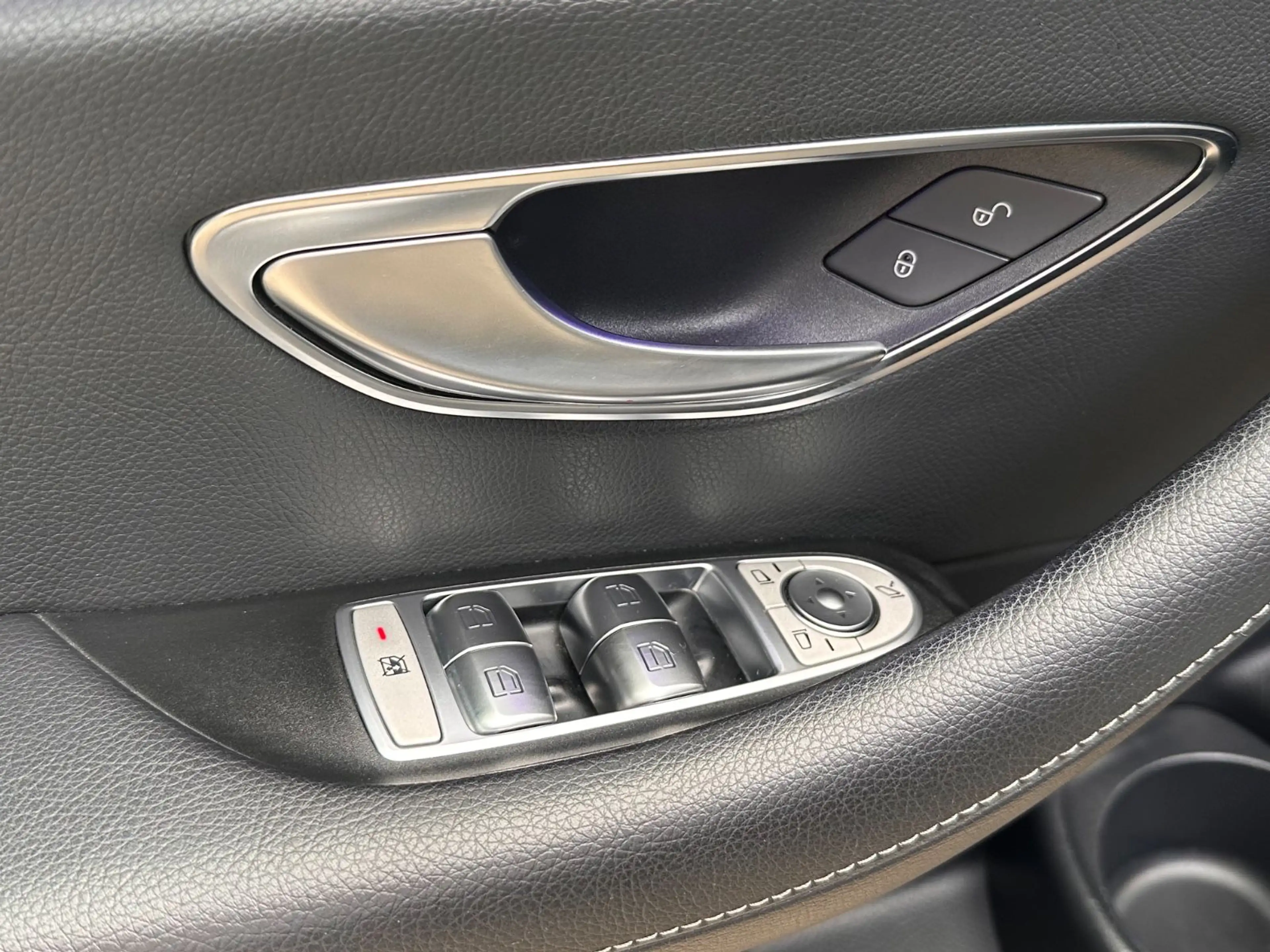 Mercedes-Benz E 300 DE T  Avantgarde 9G-TRONIC/Kamera/HUD — photo 10