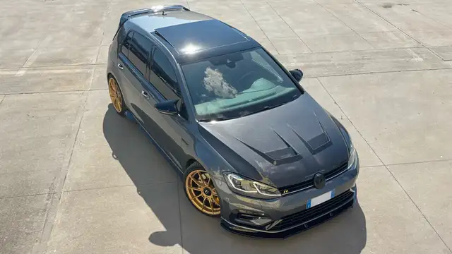 Volkswagen Golf R