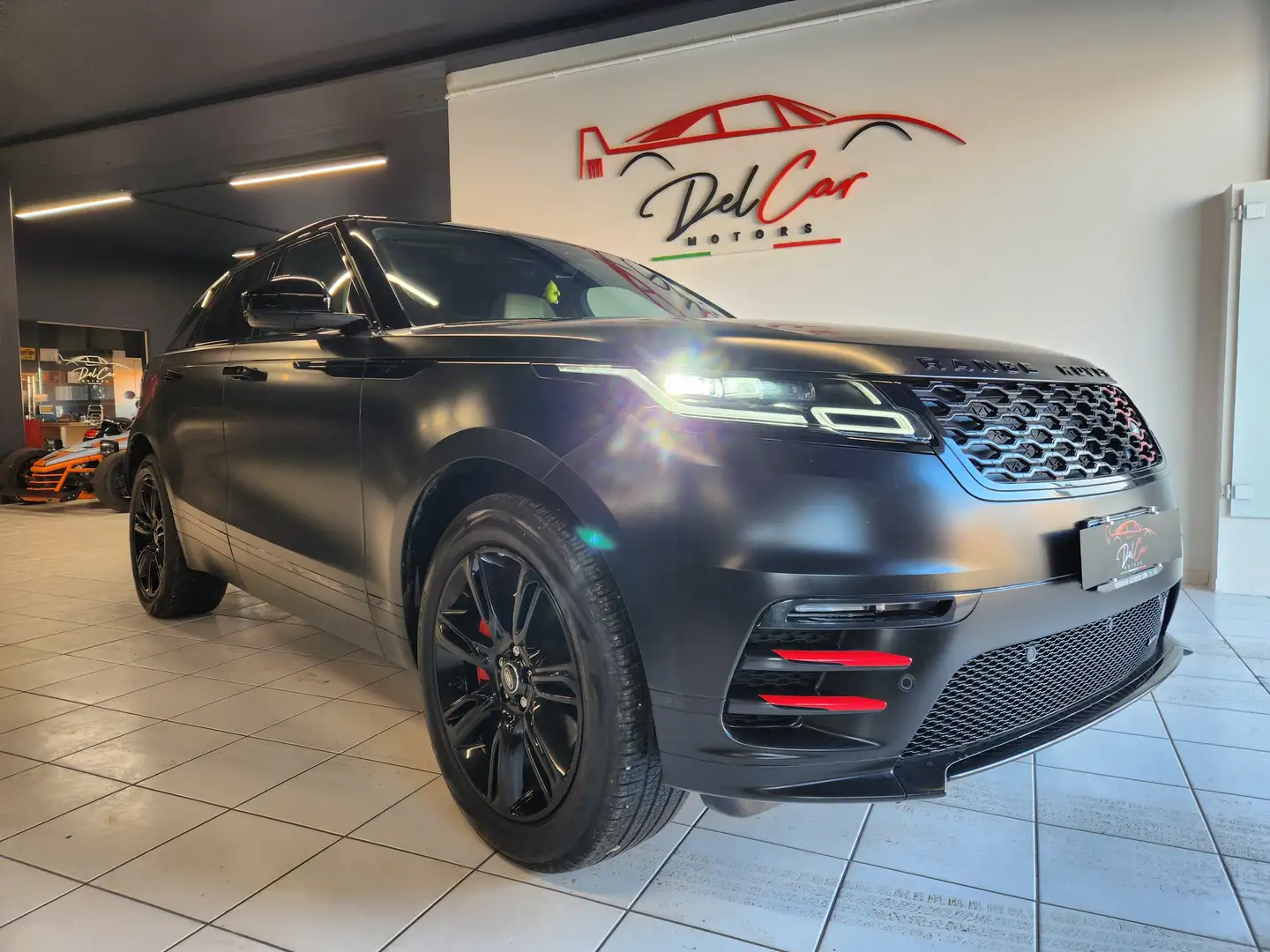Land Rover Range Rover Velar 2.0d  R-Dynamic HSE 4wd Garanzia Land Rover 2028 Schwarz - 1