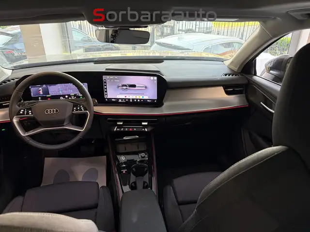Audi Q3 view 22