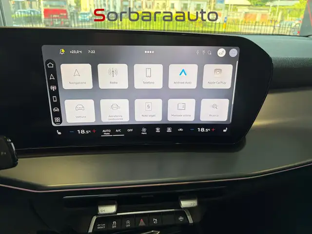 Audi Q3 view 27