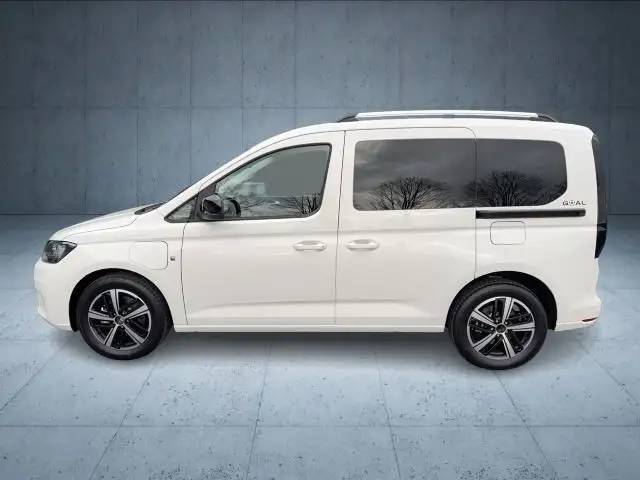 Volkswagen Caddy view 2