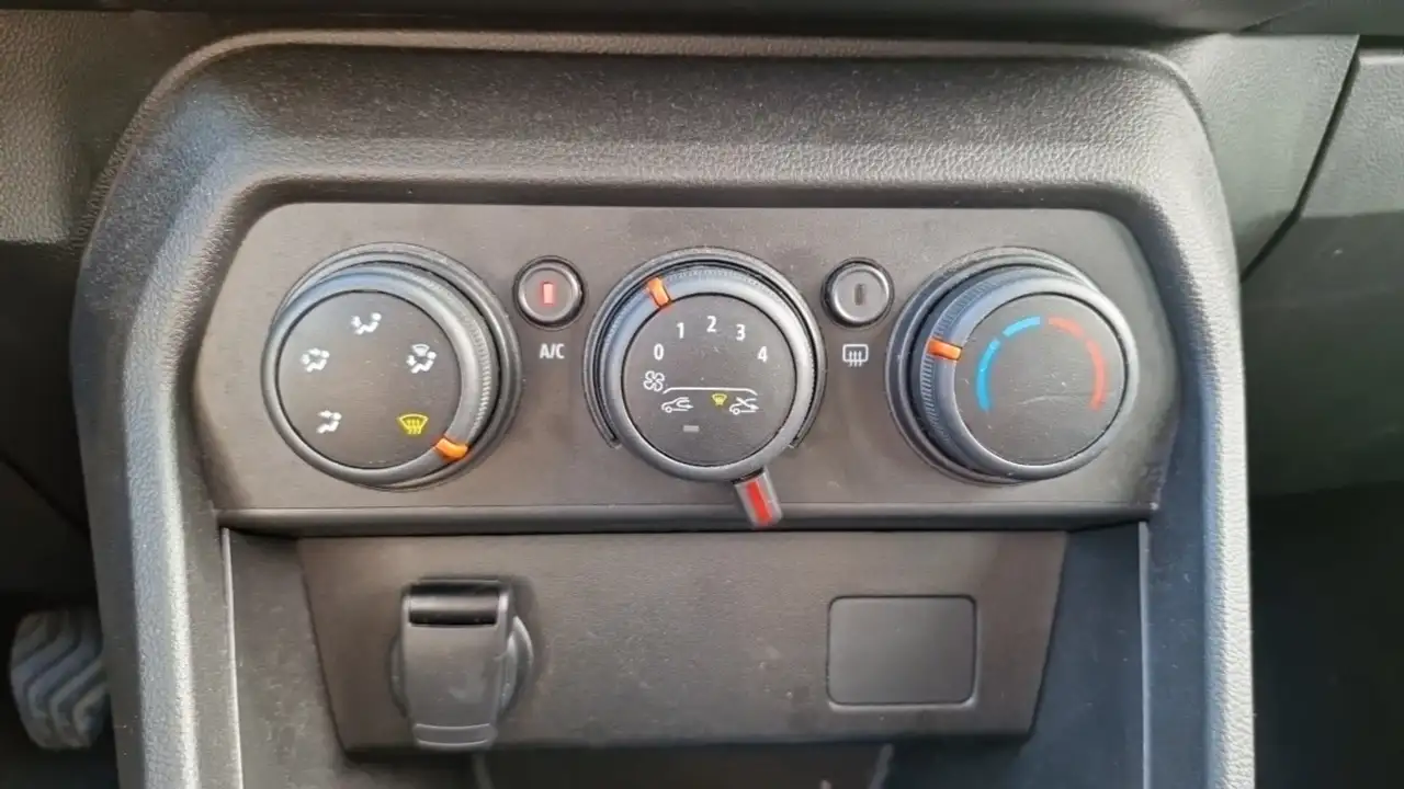 Dacia Sandero Sandero — photo 16