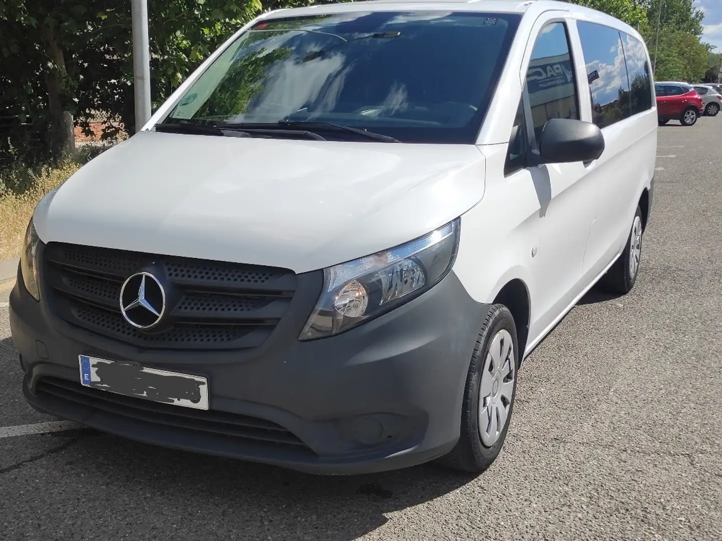Mercedes-Benz Vito Furgón 111CDI Larga Blanco - 1