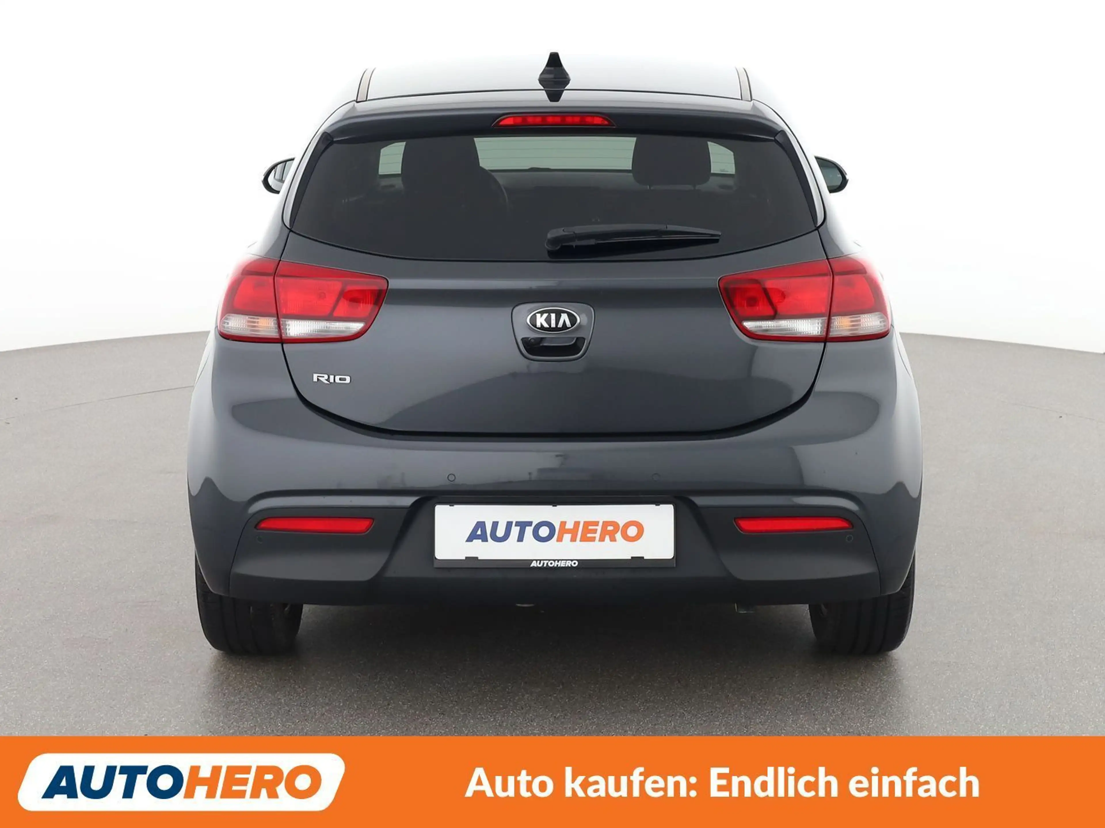 Kia Rio 1.2 Silber — photo 5