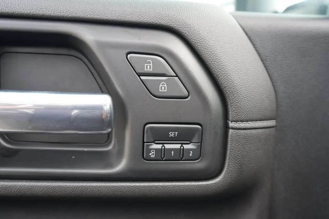 GMC Sierra 3500HD снимка GMC Sierra 3500HD