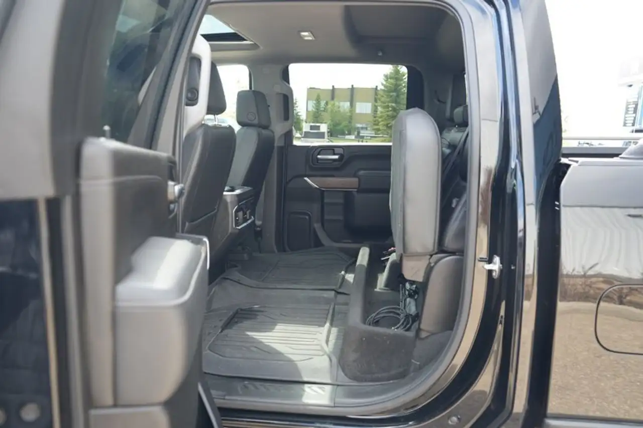 GMC Sierra 3500HD снимка GMC Sierra 3500HD