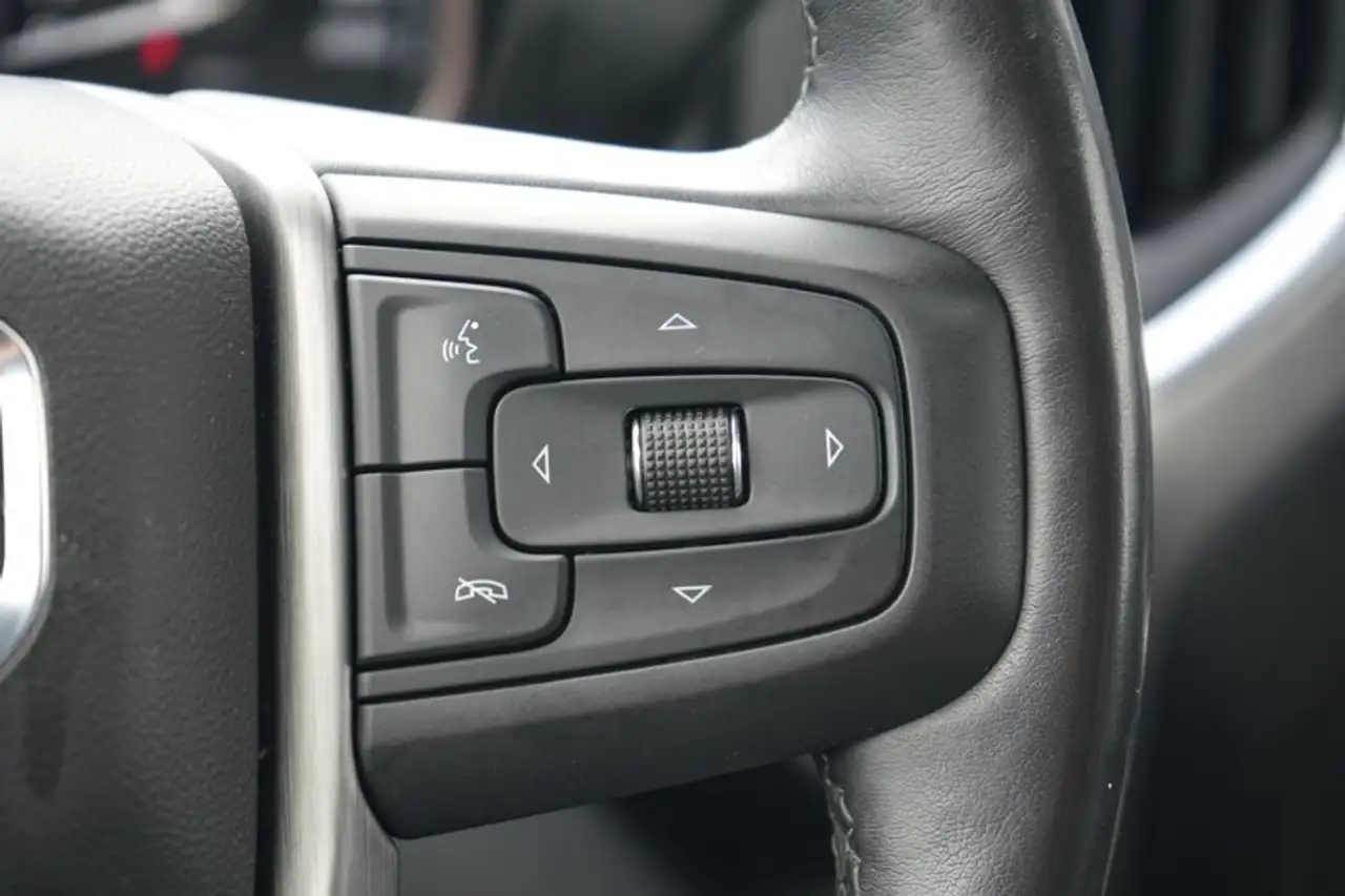 GMC Sierra 3500HD снимка GMC Sierra 3500HD