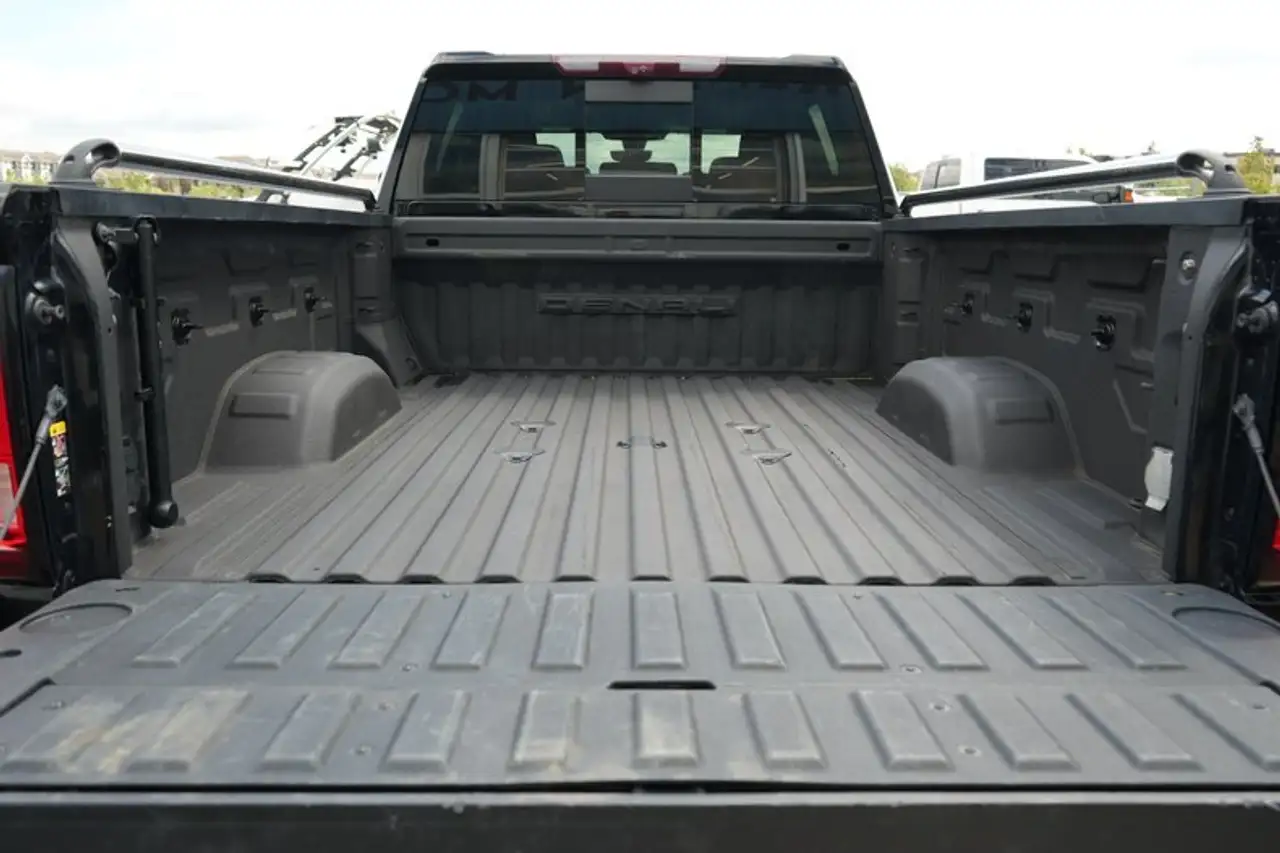 GMC Sierra 3500HD снимка GMC Sierra 3500HD