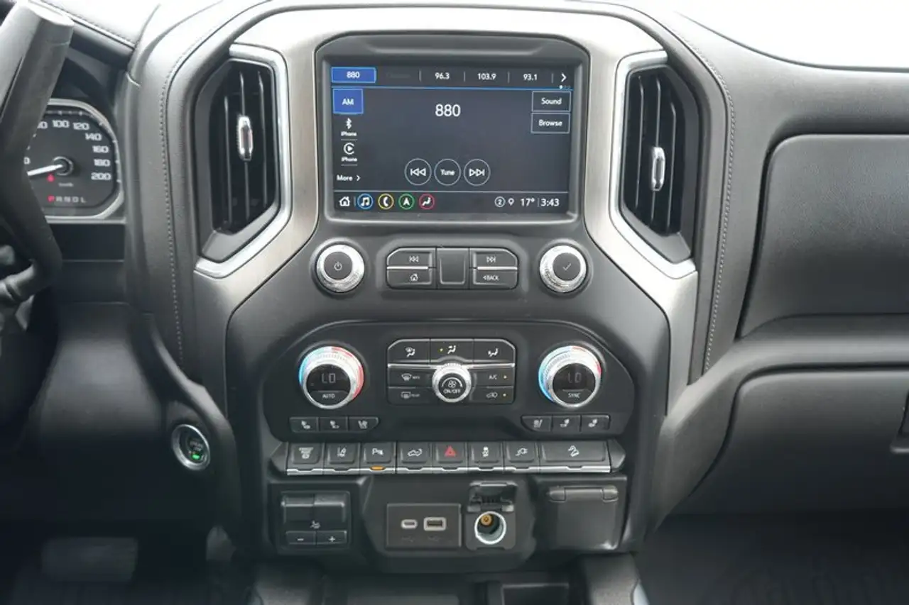 GMC Sierra 3500HD снимка GMC Sierra 3500HD