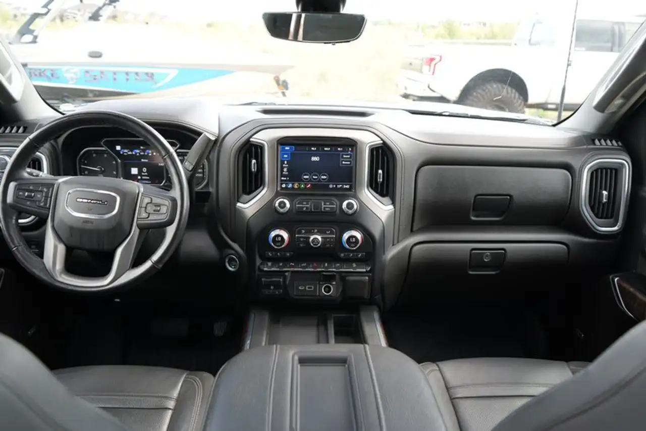 GMC Sierra 3500HD снимка GMC Sierra 3500HD