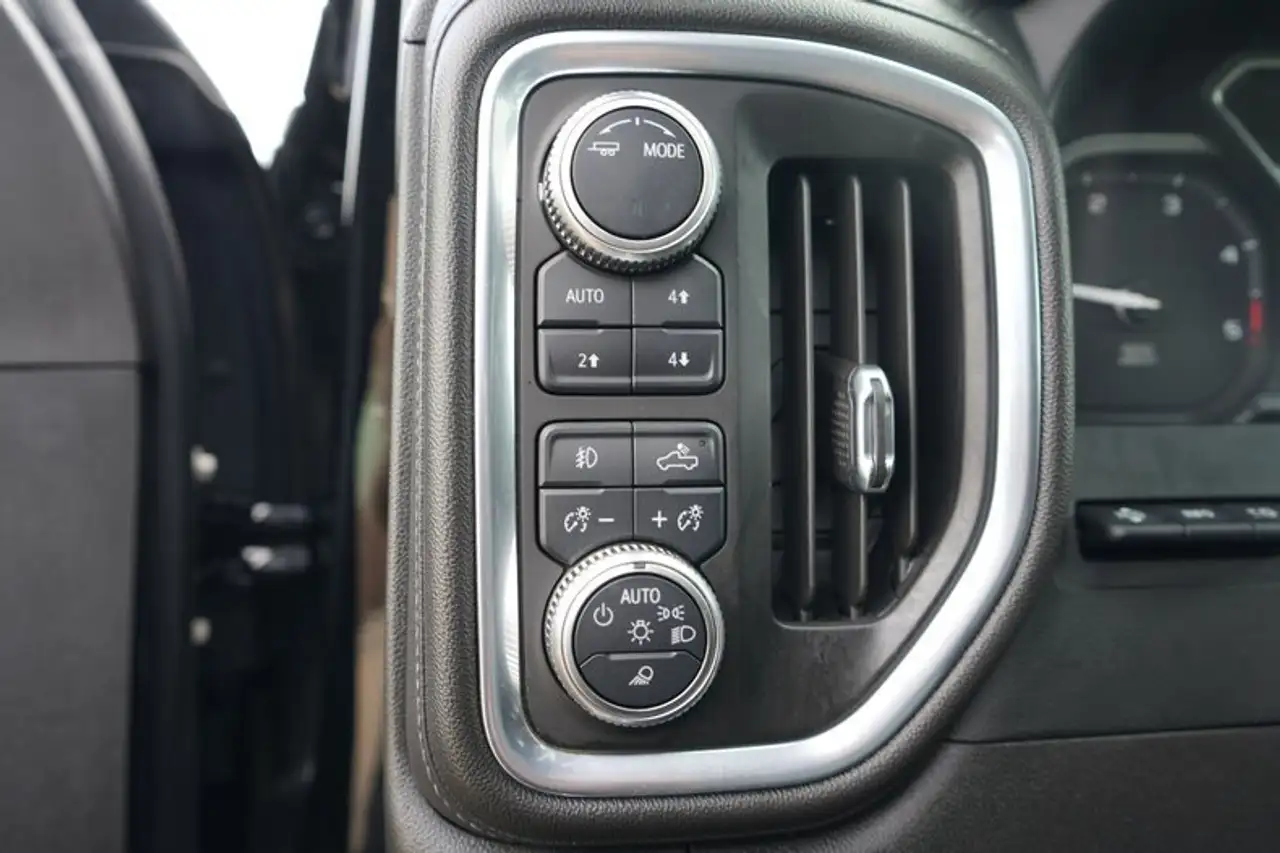 GMC Sierra 3500HD снимка GMC Sierra 3500HD