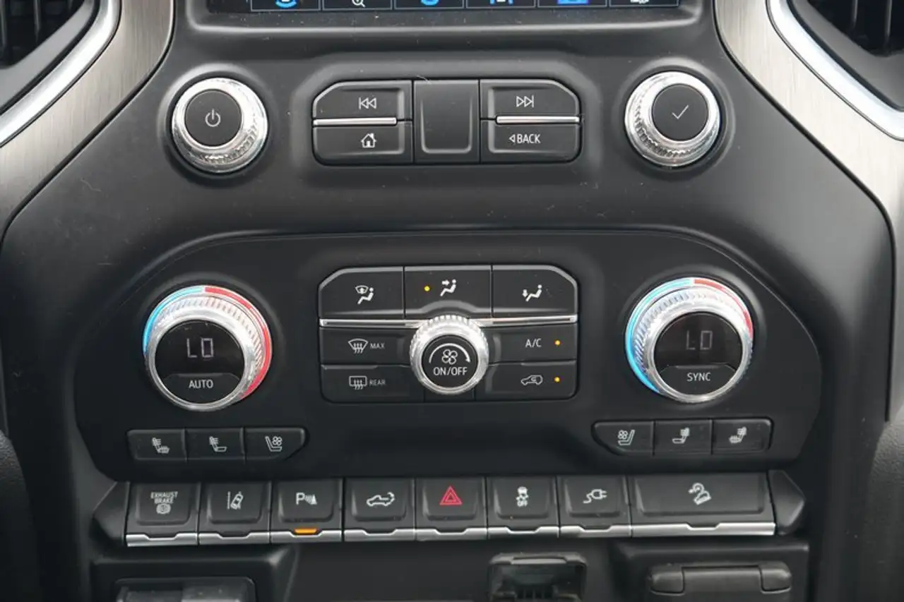 GMC Sierra 3500HD снимка GMC Sierra 3500HD