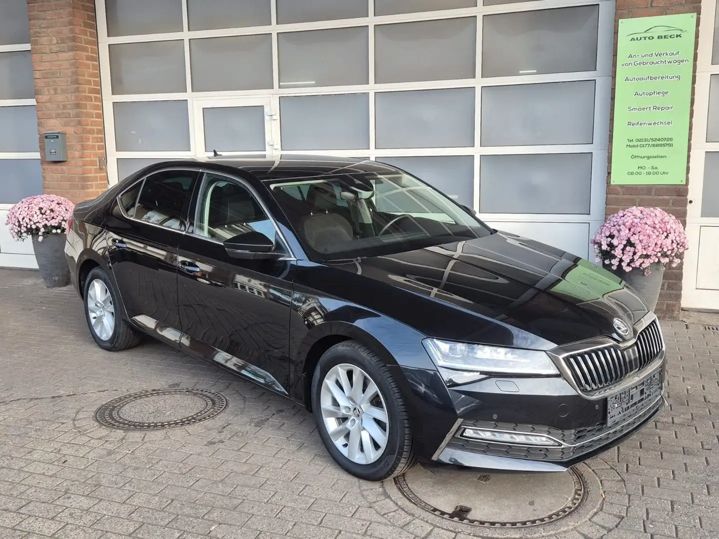 Skoda Superb Lim. Style+ACC+AHK+LED+APPLE-CAR-PLAY Schwarz - 2