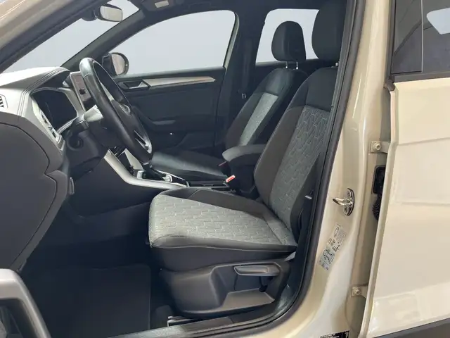 Volkswagen T-Roc view 7