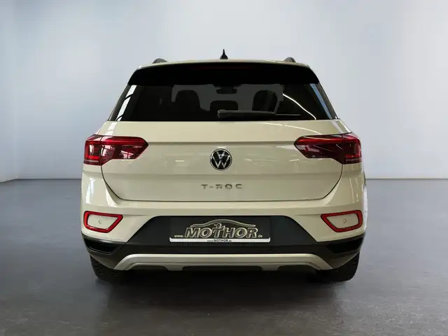Volkswagen T-Roc view 5