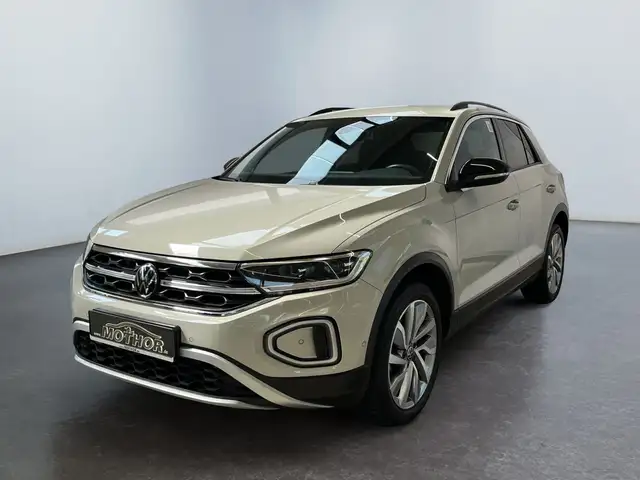 Volkswagen T-Roc view 2