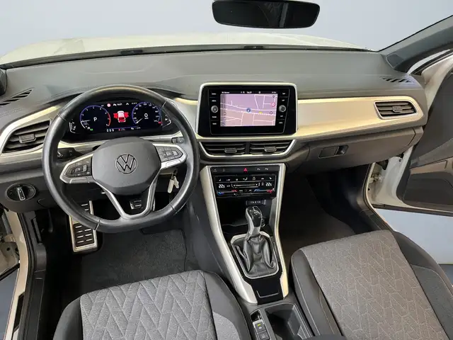 Volkswagen T-Roc view 8