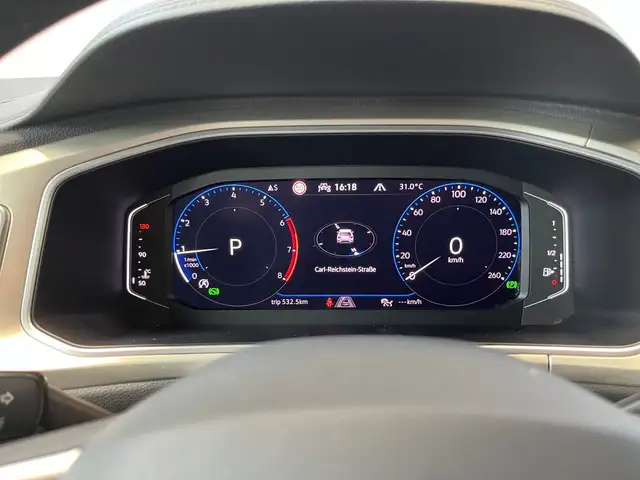 Volkswagen T-Roc view 12