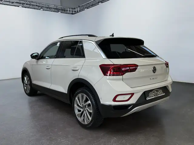 Volkswagen T-Roc view 4