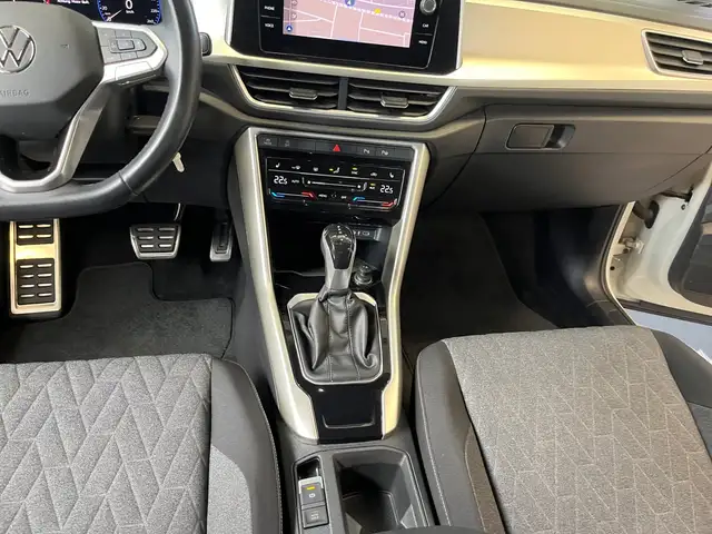 Volkswagen T-Roc view 9