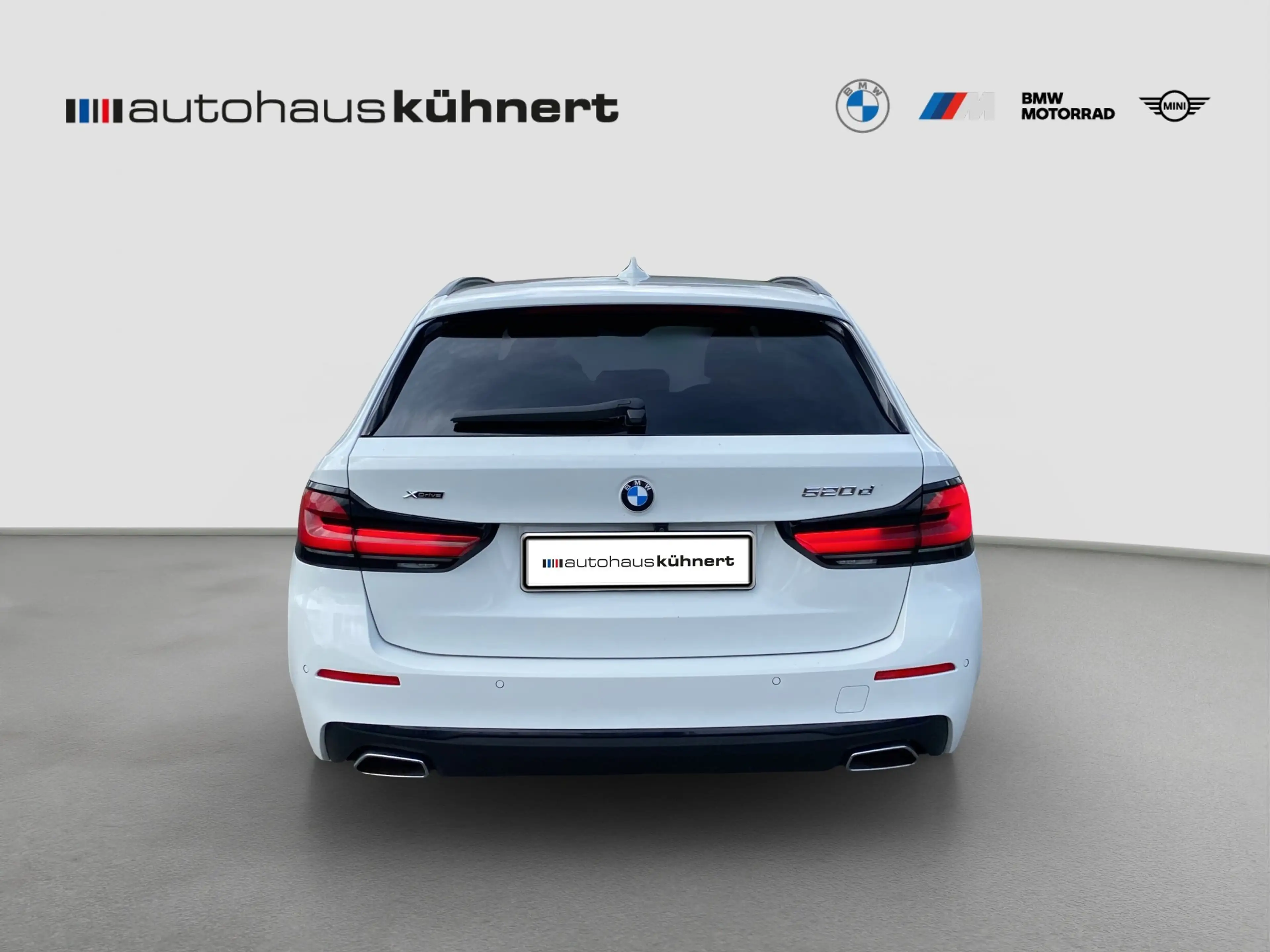 BMW 520 d xDrive Touring LED Luftfed. AHK HUD HiFi — photo 6