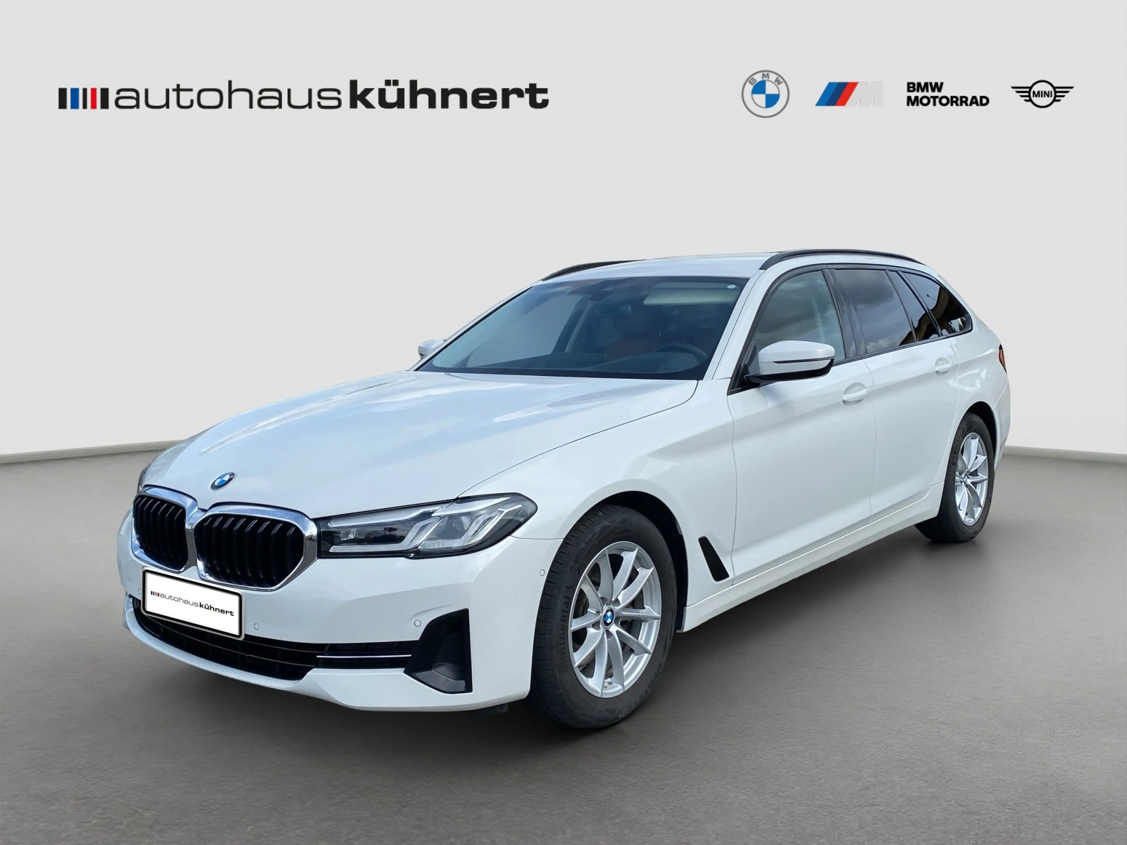 BMW 520 d xDrive Touring LED Luftfed. AHK HUD HiFi — photo 2