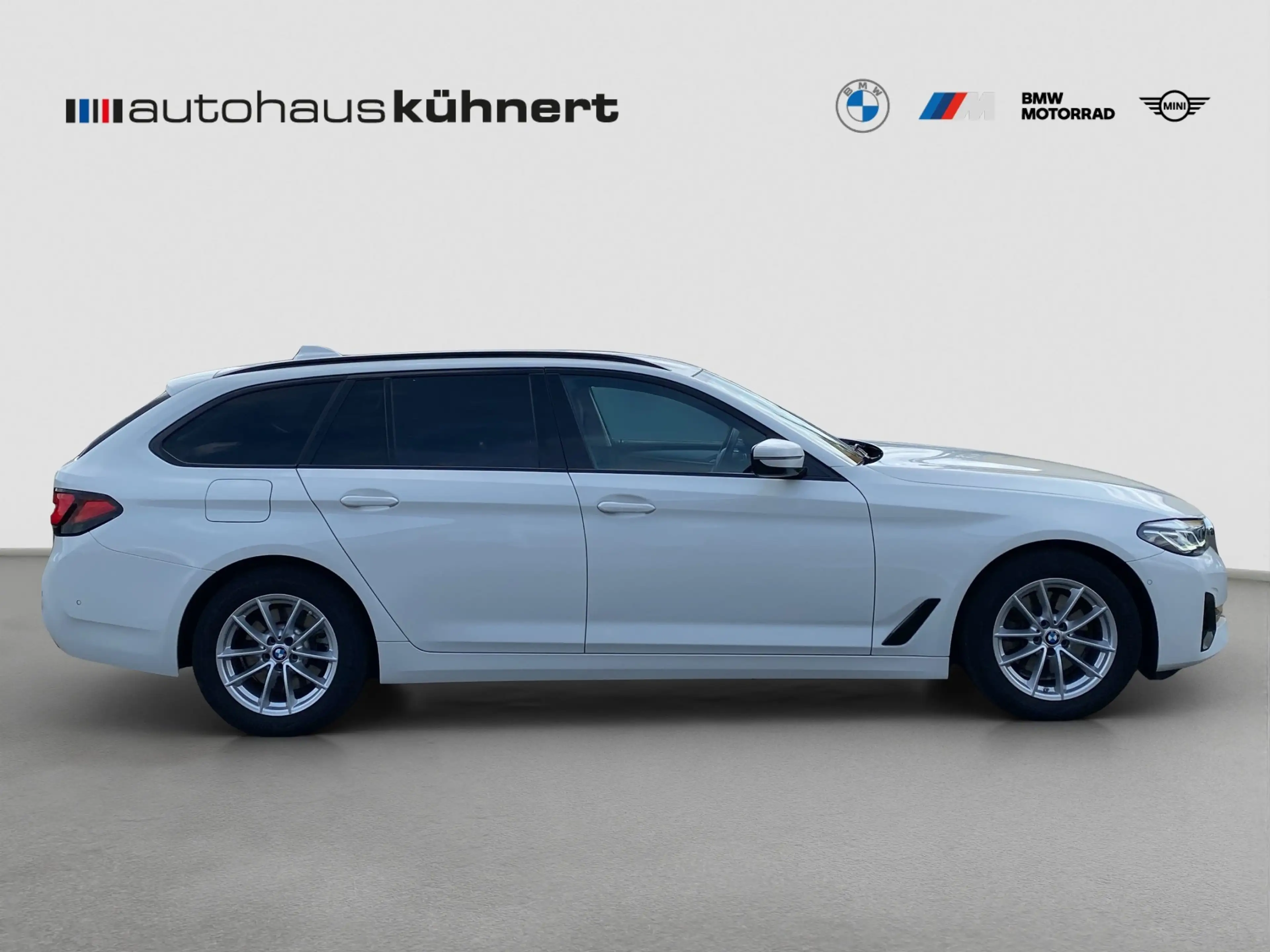 BMW 520 d xDrive Touring LED Luftfed. AHK HUD HiFi — photo 8
