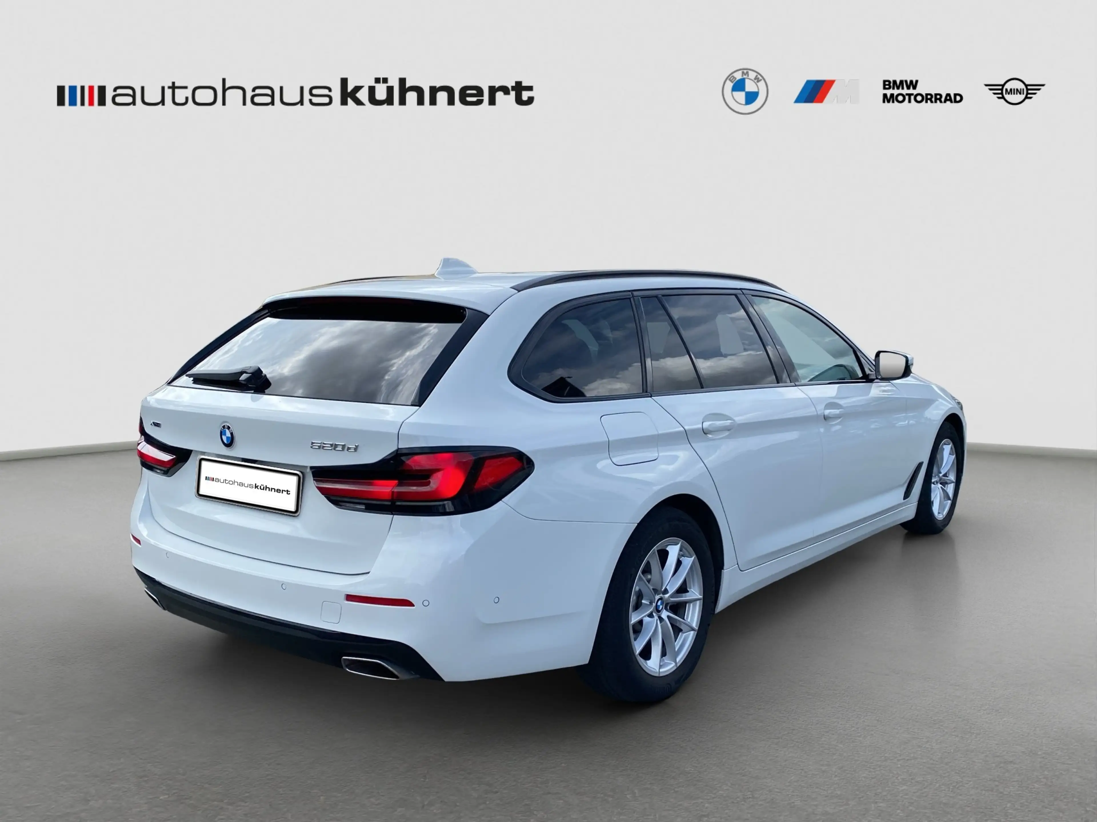 BMW 520 d xDrive Touring LED Luftfed. AHK HUD HiFi — photo 7
