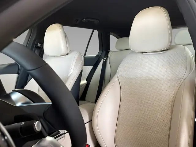 Mercedes-Benz 300 view 9