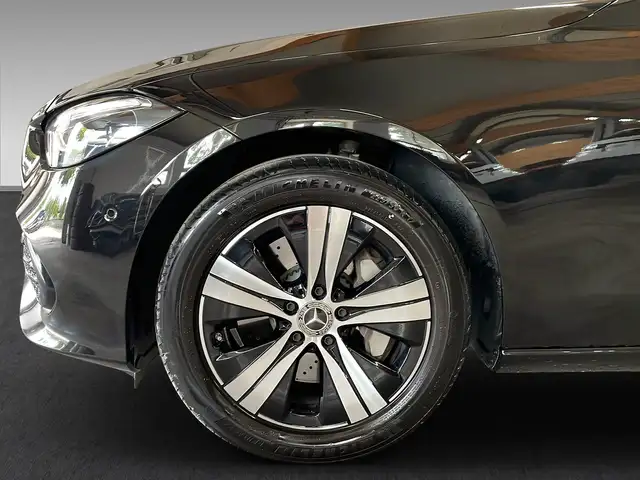 Mercedes-Benz 300 view 4