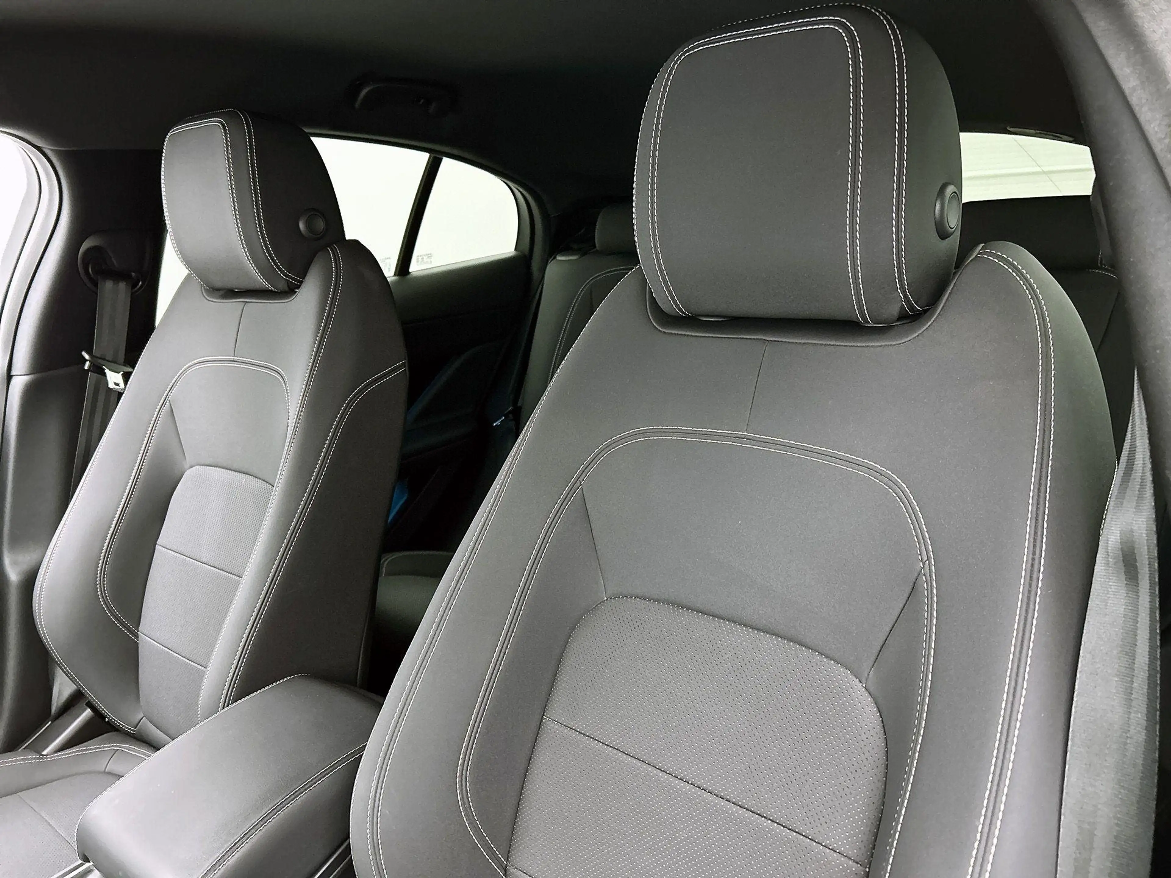 Jaguar I-Pace EV320 S Business Pack 90 kWh — photo 13
