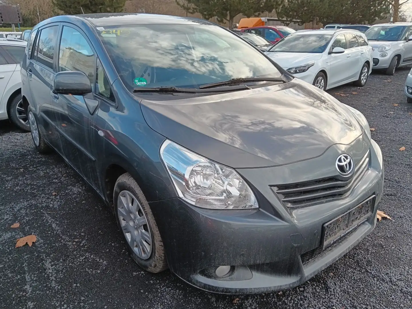 Toyota Verso Life  5 Sitze Šedá - 2