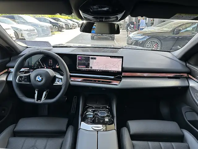 BMW 520 i Touring M-Paket PRO Aut. / Iconic Glow / Pano... Ansicht 18