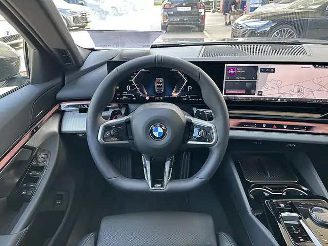 BMW 520 i Touring M-Paket PRO Aut. / Iconic Glow / Pano... Ansicht 19