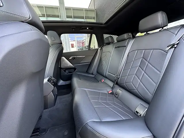 BMW 520 i Touring M-Paket PRO Aut. / Iconic Glow / Pano... Ansicht 15