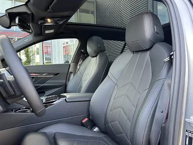 BMW 520 i Touring M-Paket PRO Aut. / Iconic Glow / Pano... Ansicht 29