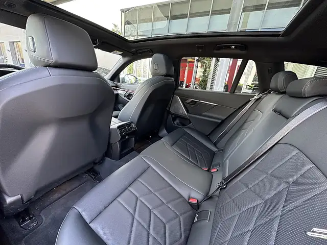 BMW 520 i Touring M-Paket PRO Aut. / Iconic Glow / Pano... Ansicht 14
