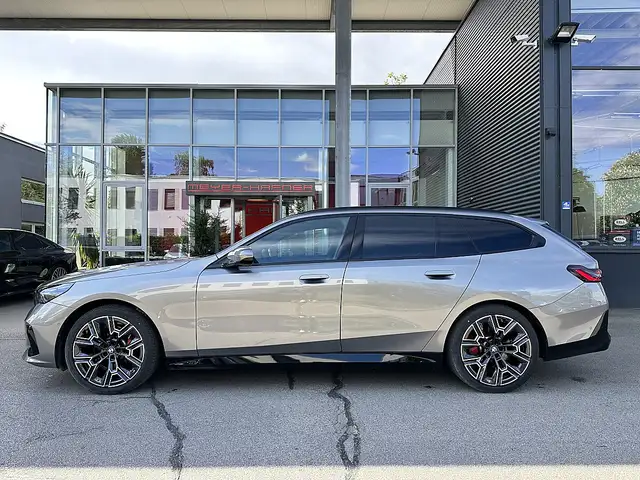 BMW 520 i Touring M-Paket PRO Aut. / Iconic Glow / Pano... Ansicht 6