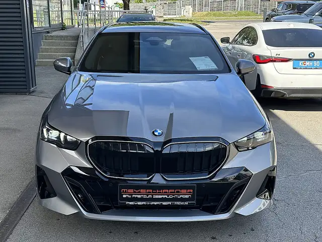 BMW 520 i Touring M-Paket PRO Aut. / Iconic Glow / Pano... Ansicht 3
