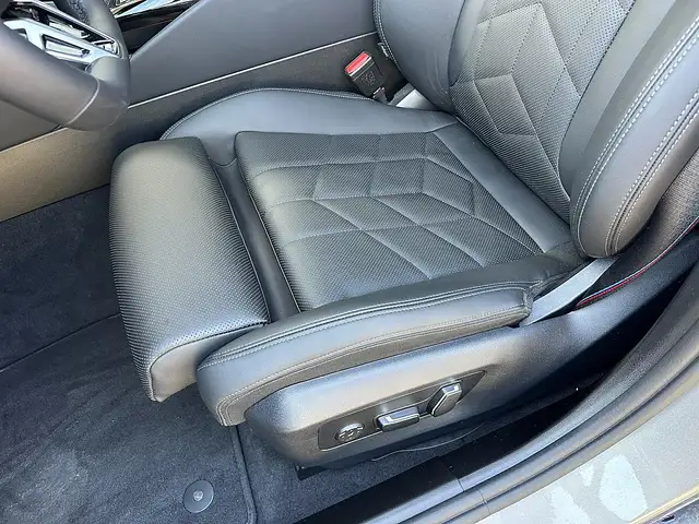 BMW 520 i Touring M-Paket PRO Aut. / Iconic Glow / Pano... Ansicht 30