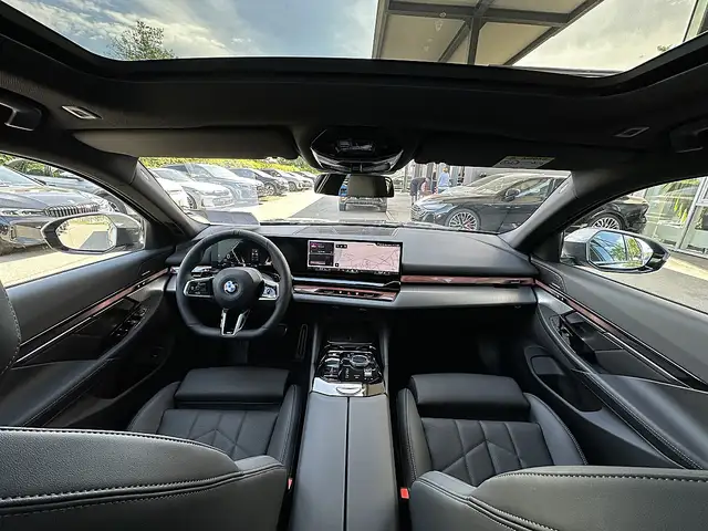 BMW 520 i Touring M-Paket PRO Aut. / Iconic Glow / Pano... Ansicht 17