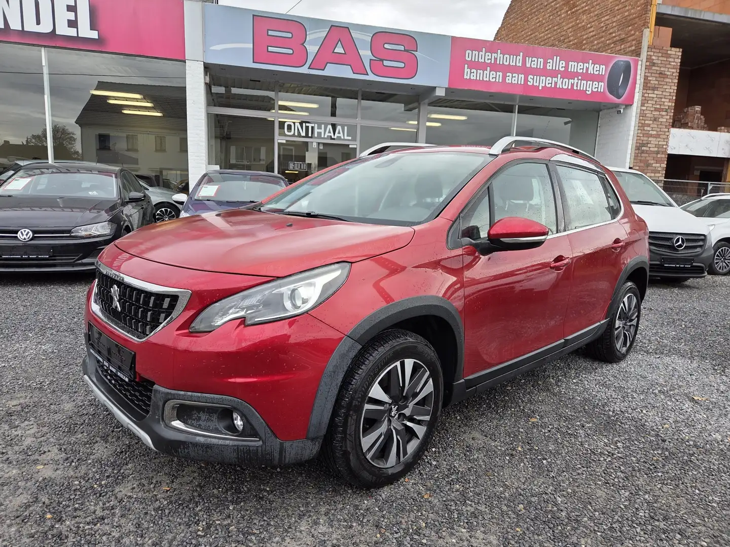 Peugeot 2008 1.2i☆1jGARANTIE☆NAV☆CAM☆CARPLAY☆CRUISE☆HALFLEDER Rouge - 2